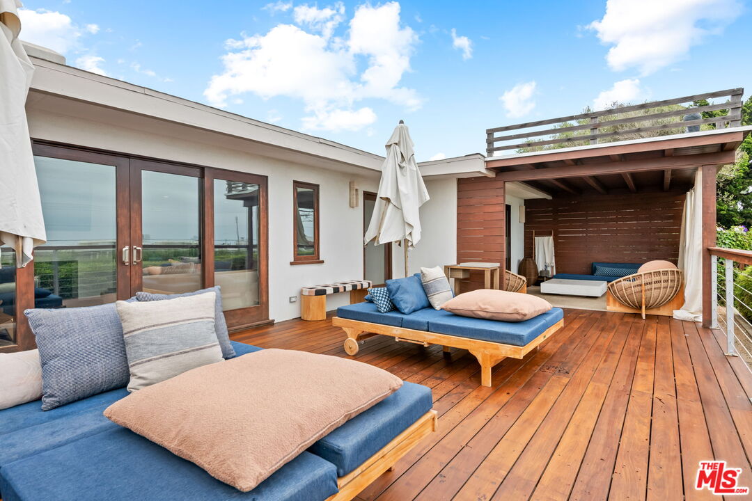 25143 Malibu Rd
