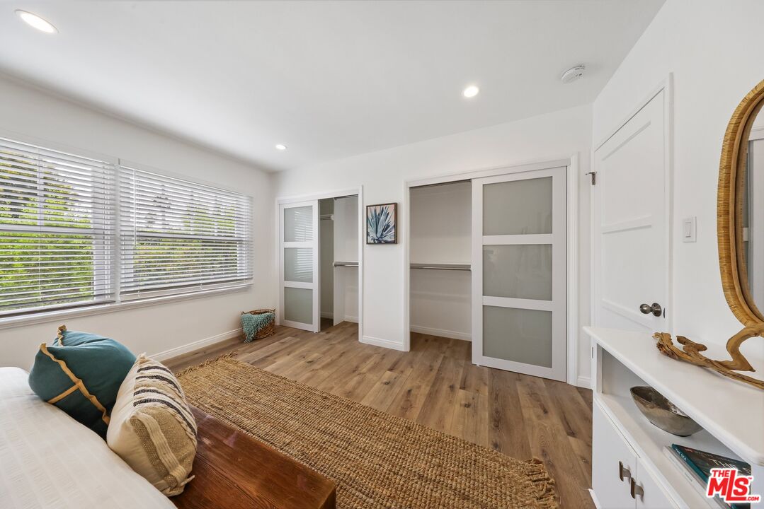 817 6th St Unit: F