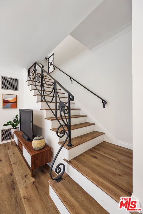 817 6th St Unit: F
