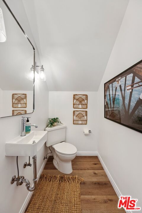 817 6th St Unit: F