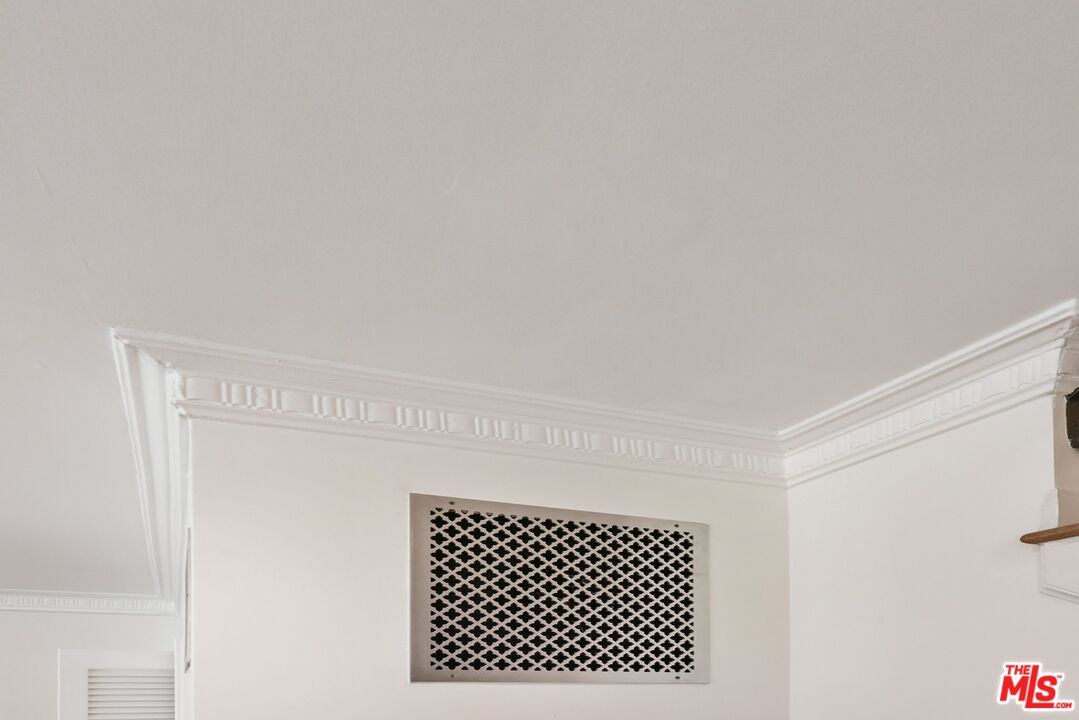 817 6th St Unit: F