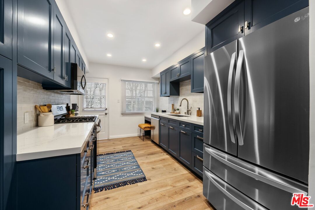 817 6th St Unit: F