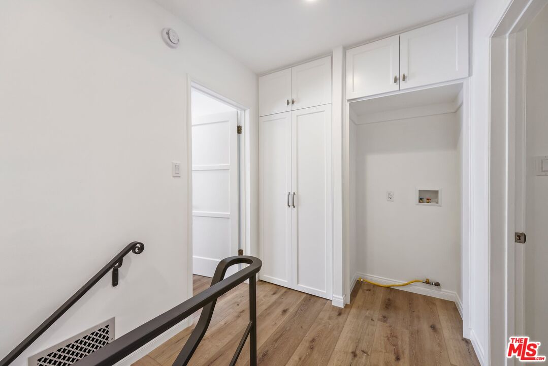 817 6th St Unit: F