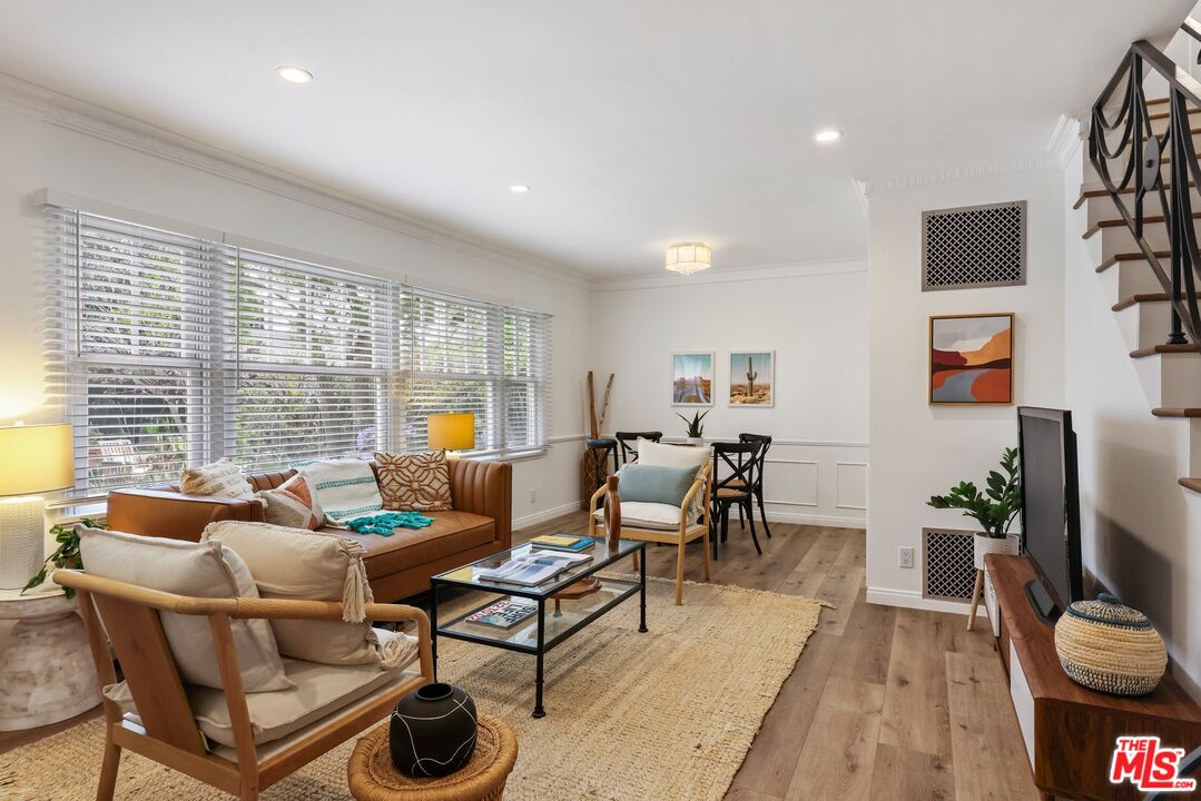 817 6th St Unit: F