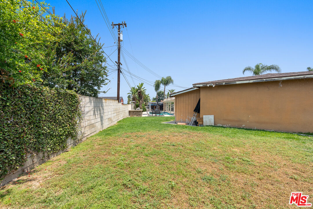 1103 Novarro St