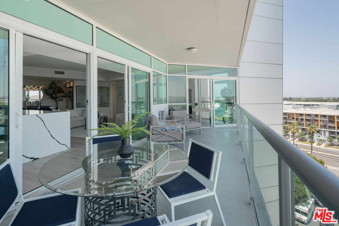 13600 Marina Pointe Dr Unit: 906