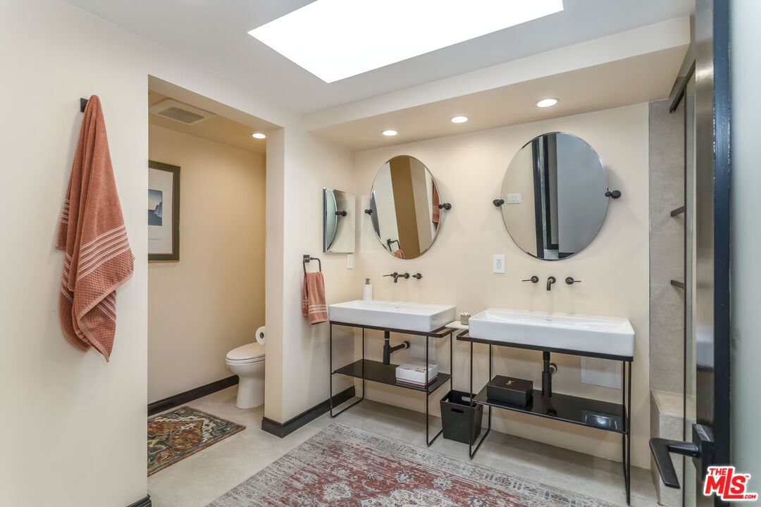 410 S Barrington Ave Unit: 309