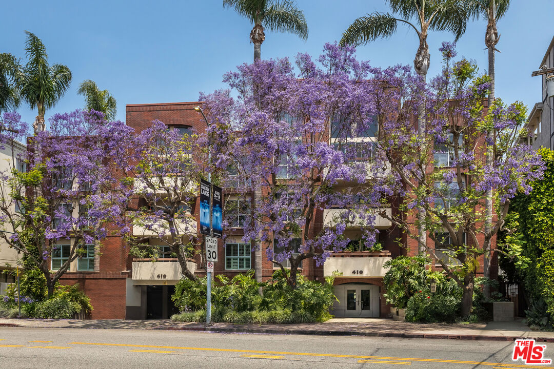 410 S Barrington Ave Unit: 309
