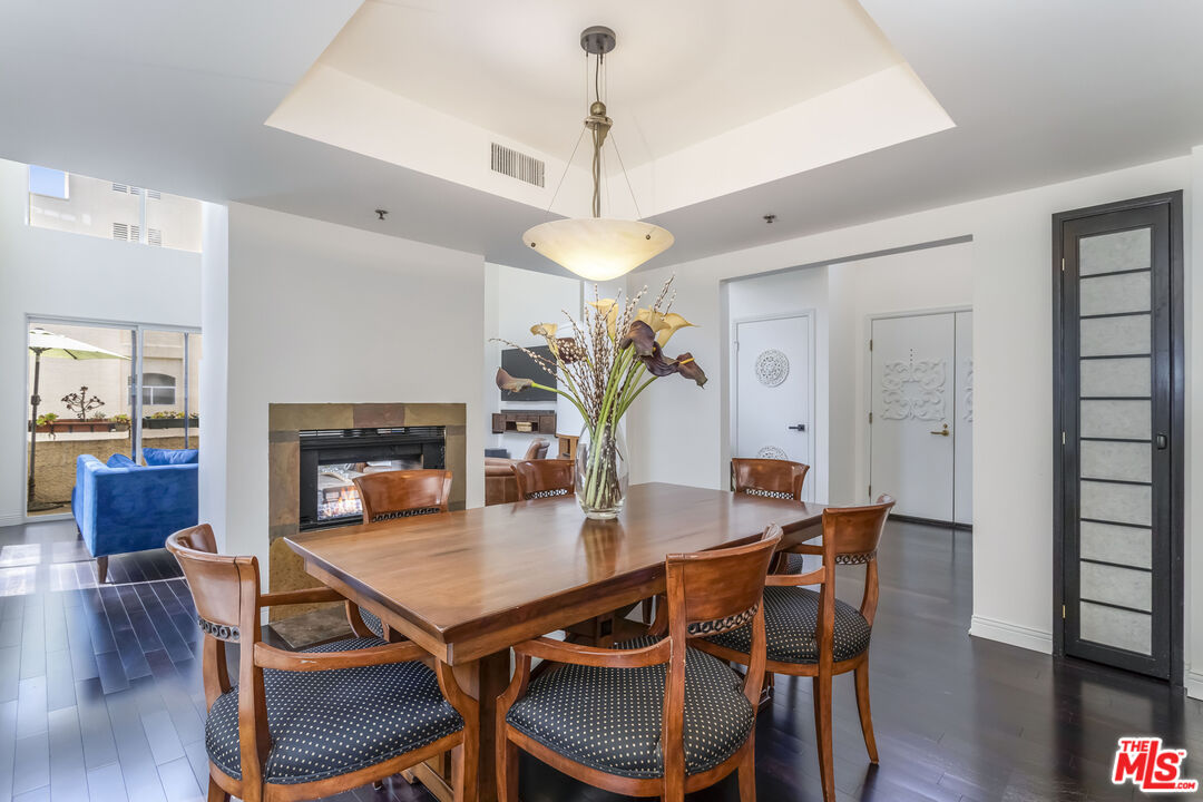 410 S Barrington Ave Unit: 309