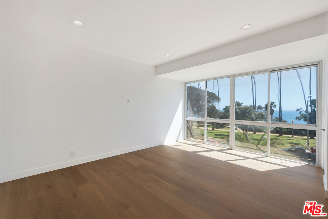 515 Ocean Ave Unit: 402S