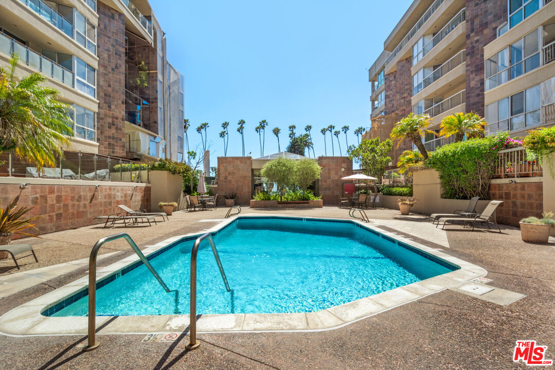 515 Ocean Ave Unit: 402S