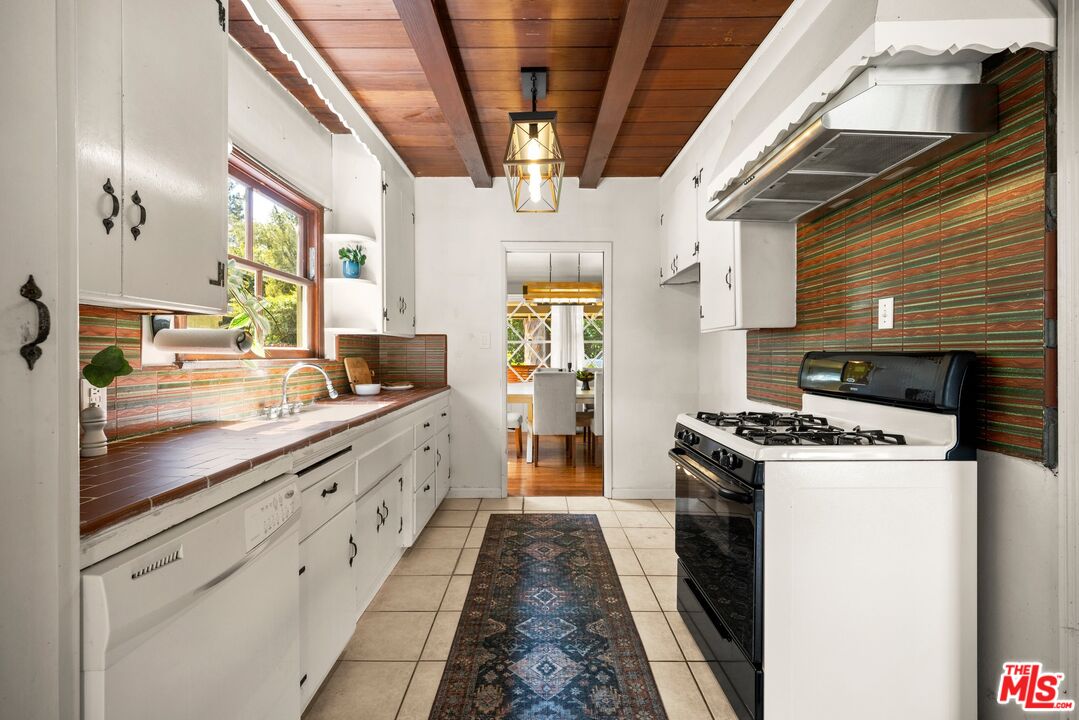 21315 Ibanez Ave