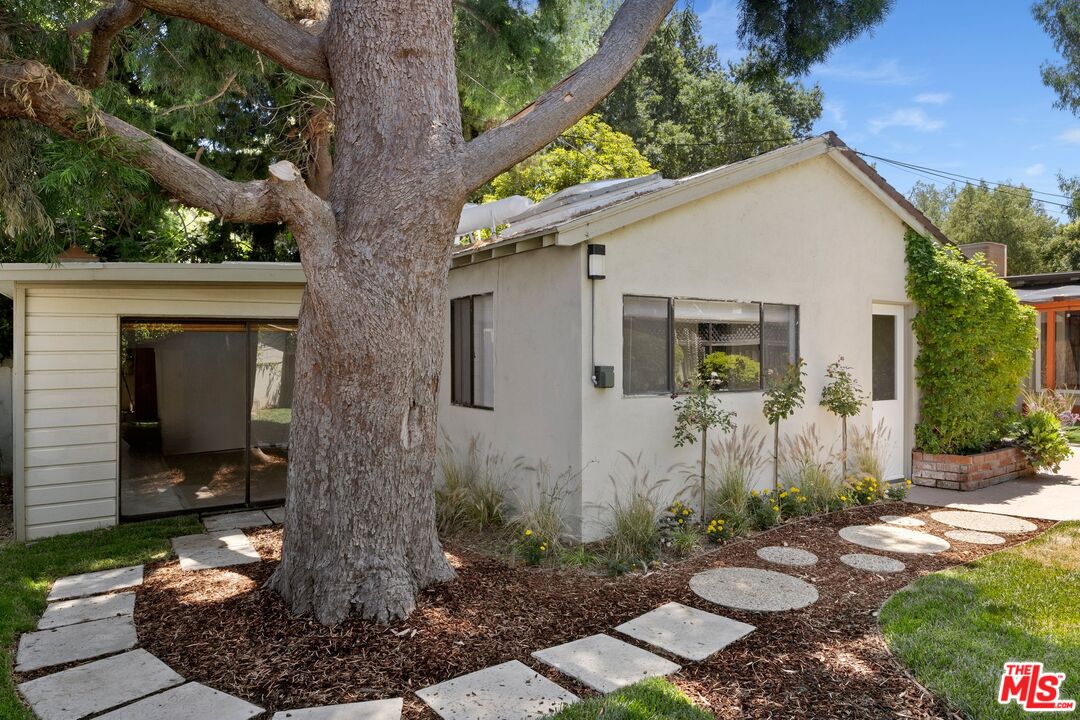 21315 Ibanez Ave