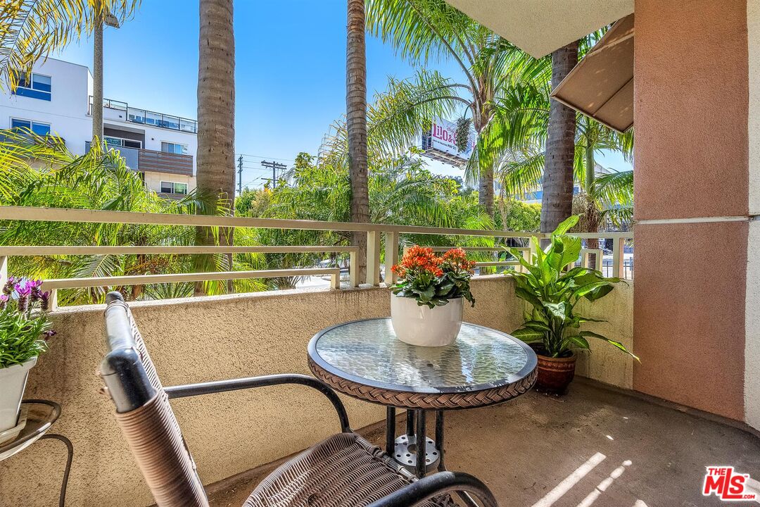 1222 S Westgate Ave Unit: 103