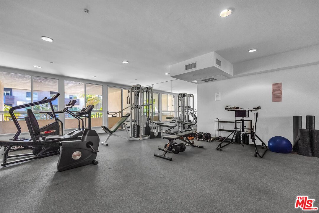 1222 S Westgate Ave Unit: 103