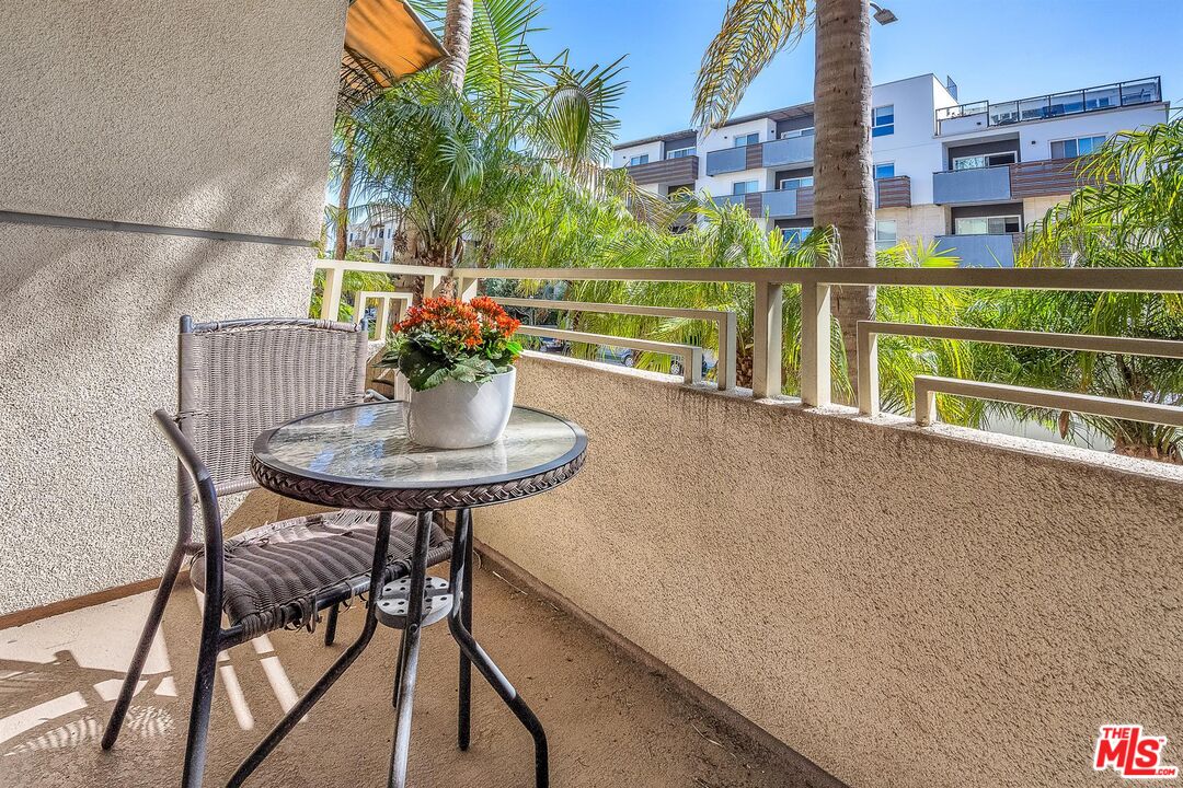 1222 S Westgate Ave Unit: 103