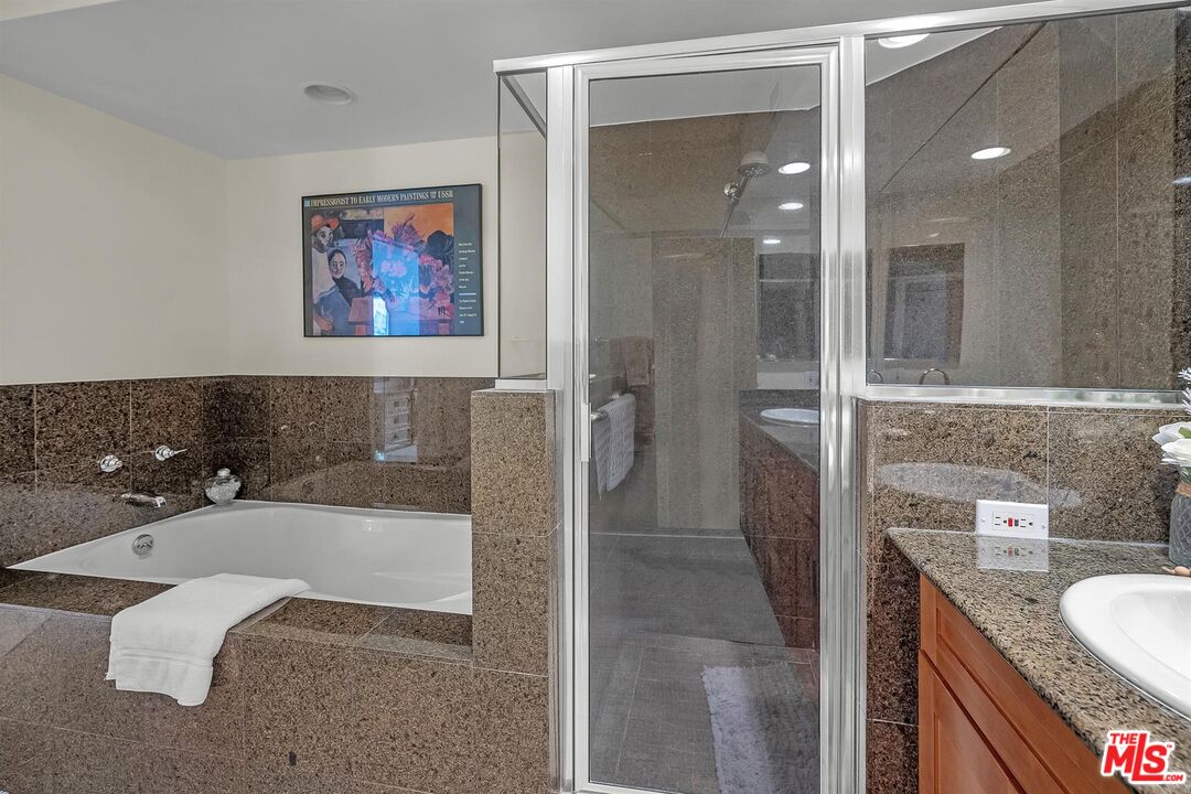 1222 S Westgate Ave Unit: 103