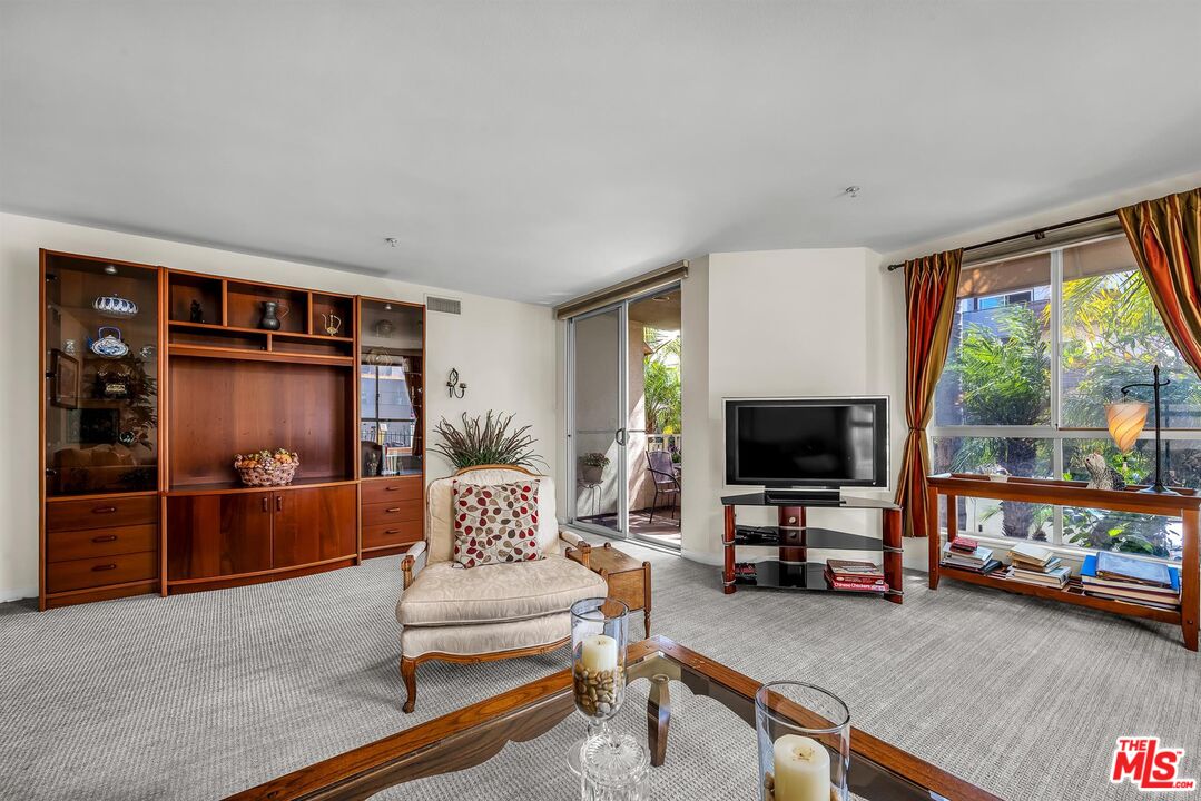 1222 S Westgate Ave Unit: 103