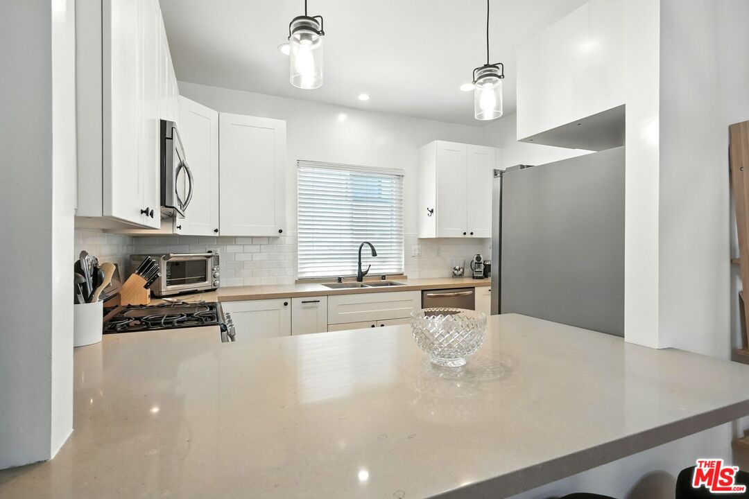 13012 Valleyheart Dr Unit: 6