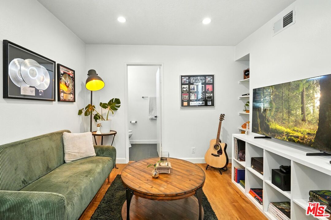 13012 Valleyheart Dr Unit: 6