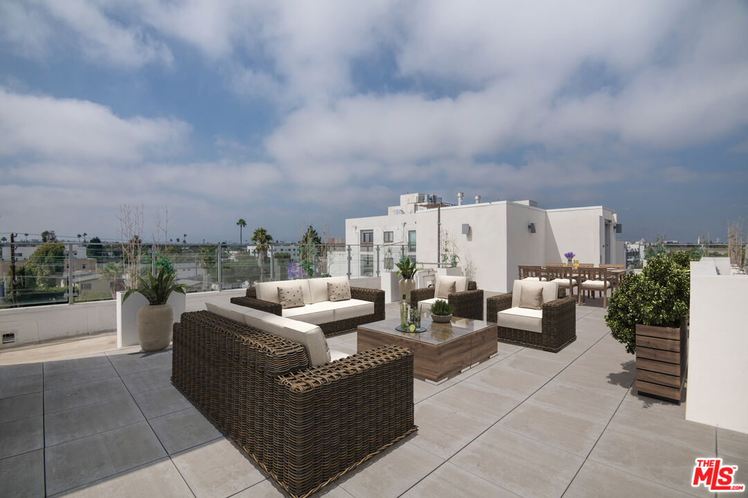 4418 S Slauson Ave Unit: 401