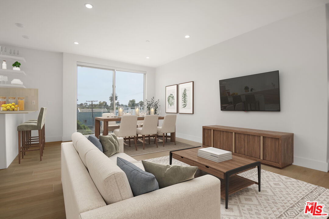 4418 S Slauson Ave Unit: 401