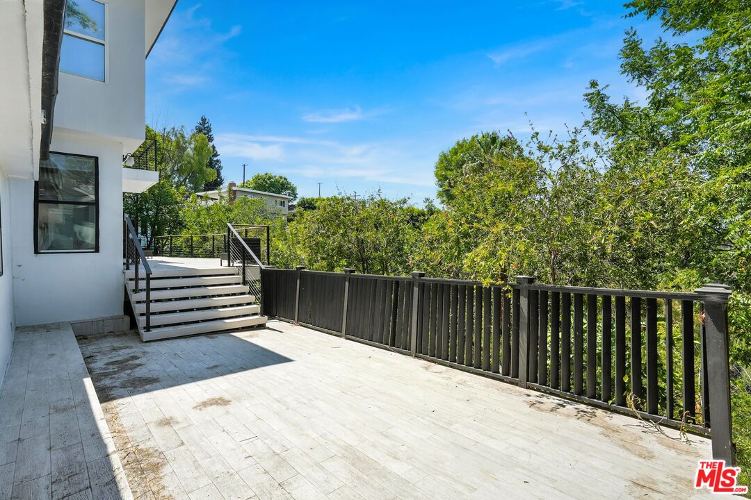 5128 Llano Dr