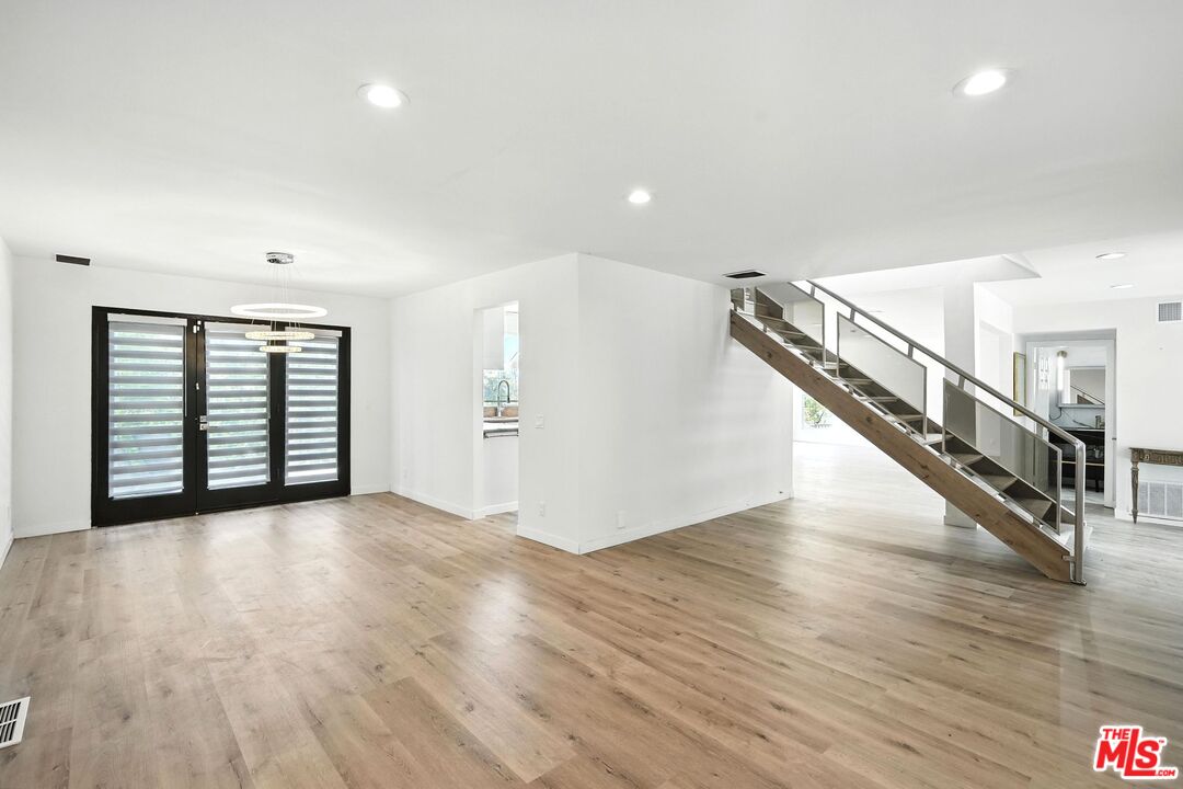 5128 Llano Dr