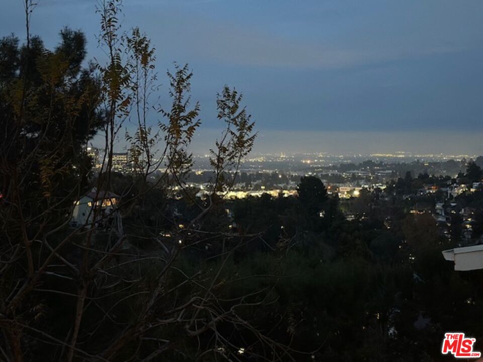 5128 Llano Dr