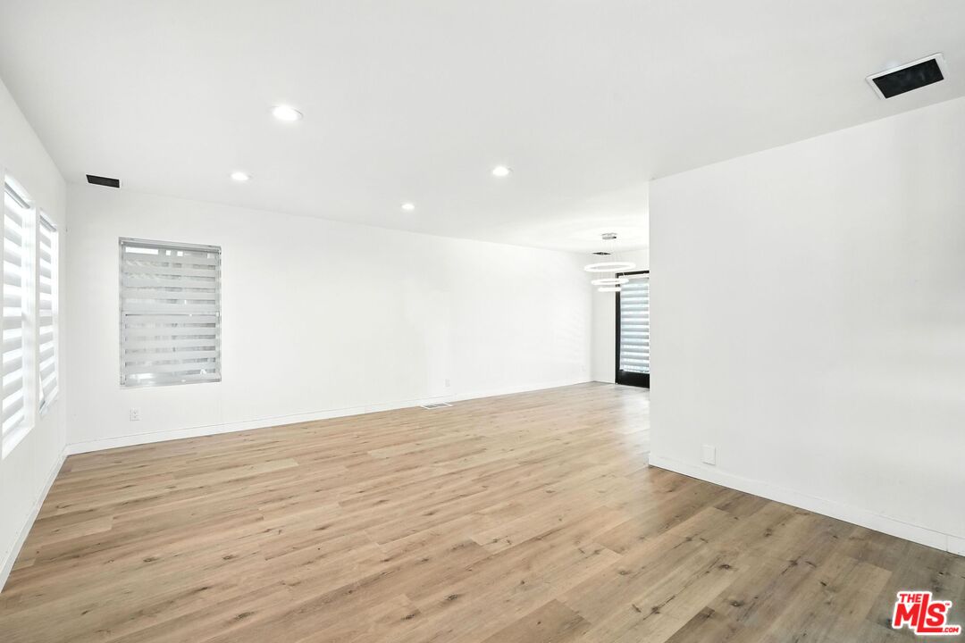 5128 Llano Dr