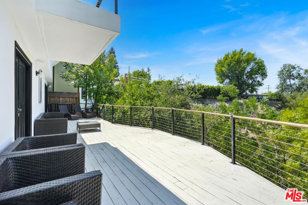 5128 Llano Dr