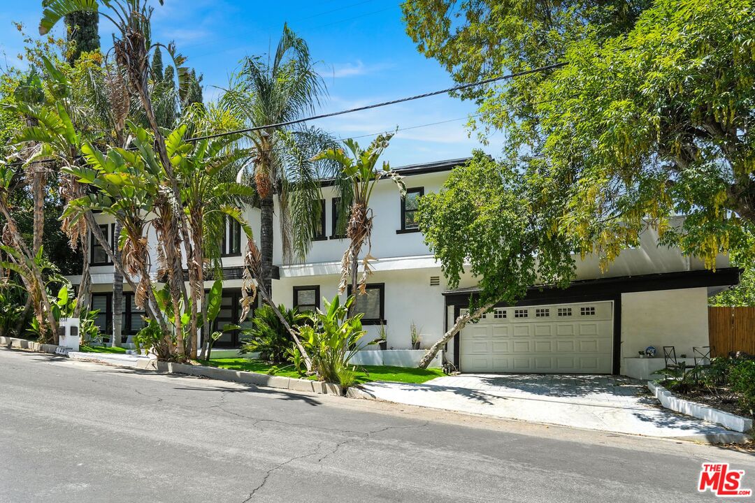 5128 Llano Dr