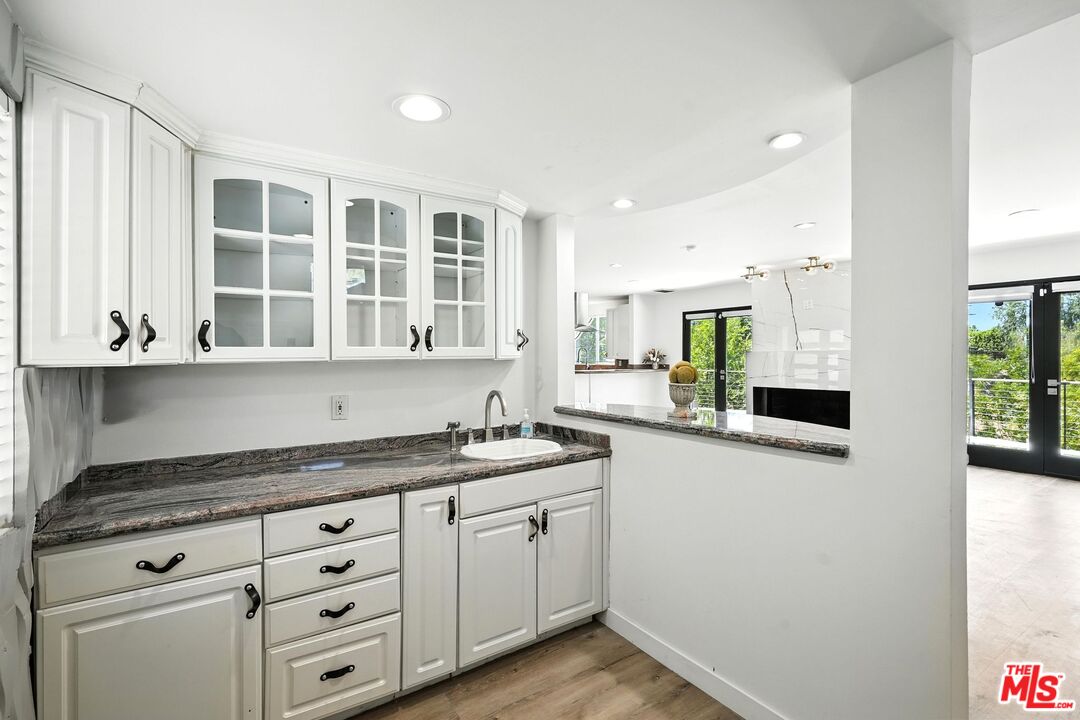 5128 Llano Dr