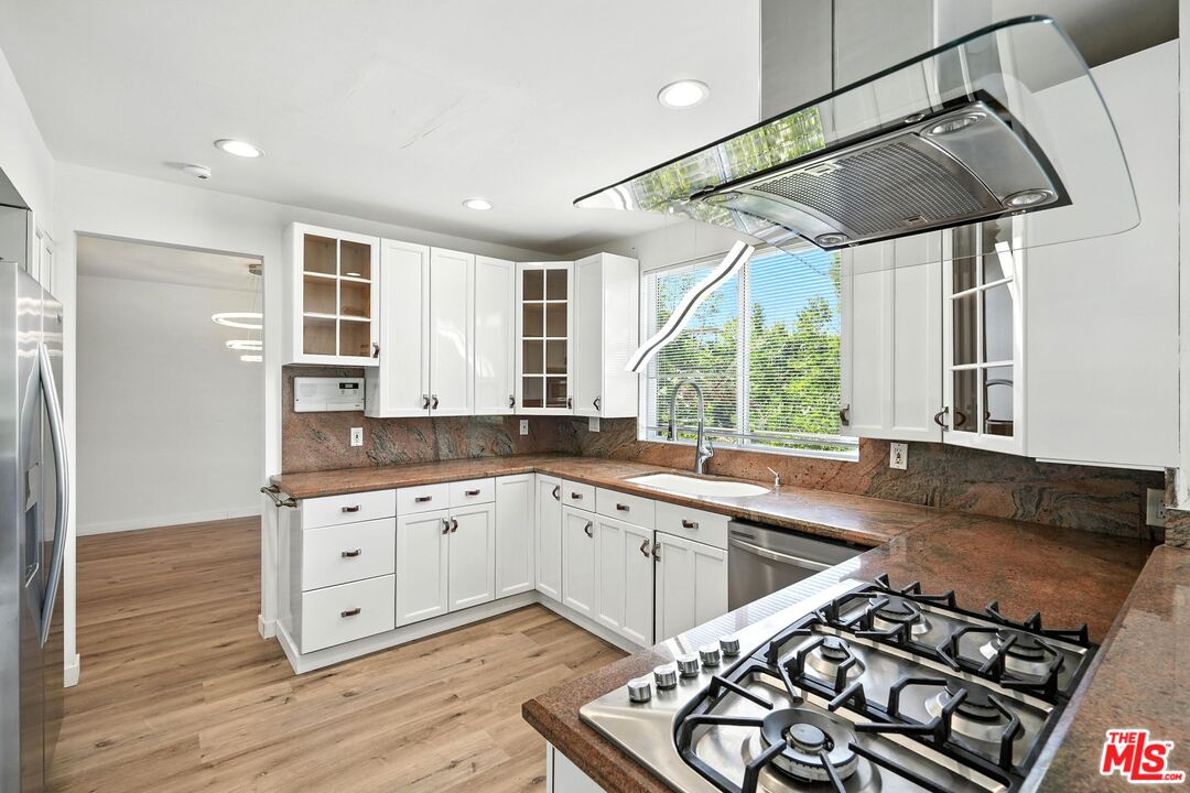 5128 Llano Dr