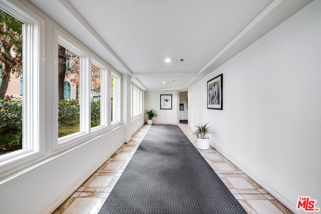 120 S Palm Dr Unit: 301