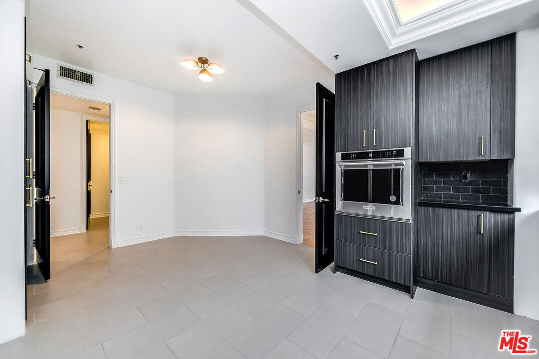 120 S Palm Dr Unit: 301
