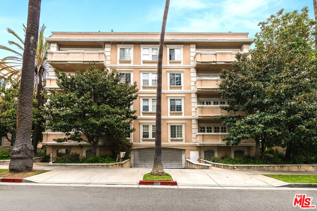 120 S Palm Dr Unit: 301