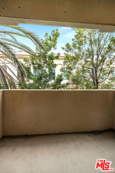 120 S Palm Dr Unit: 301