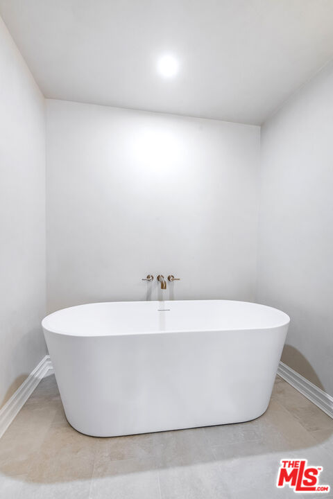 120 S Palm Dr Unit: 301