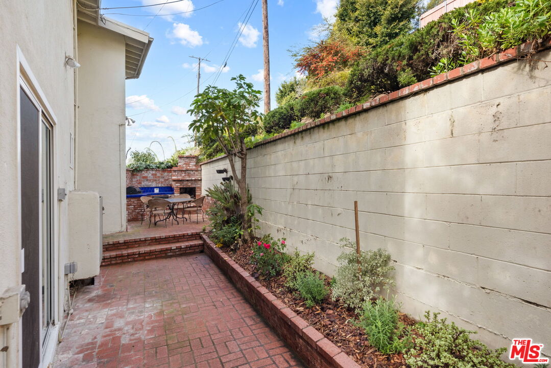 8335 W Manchester Ave Unit: B