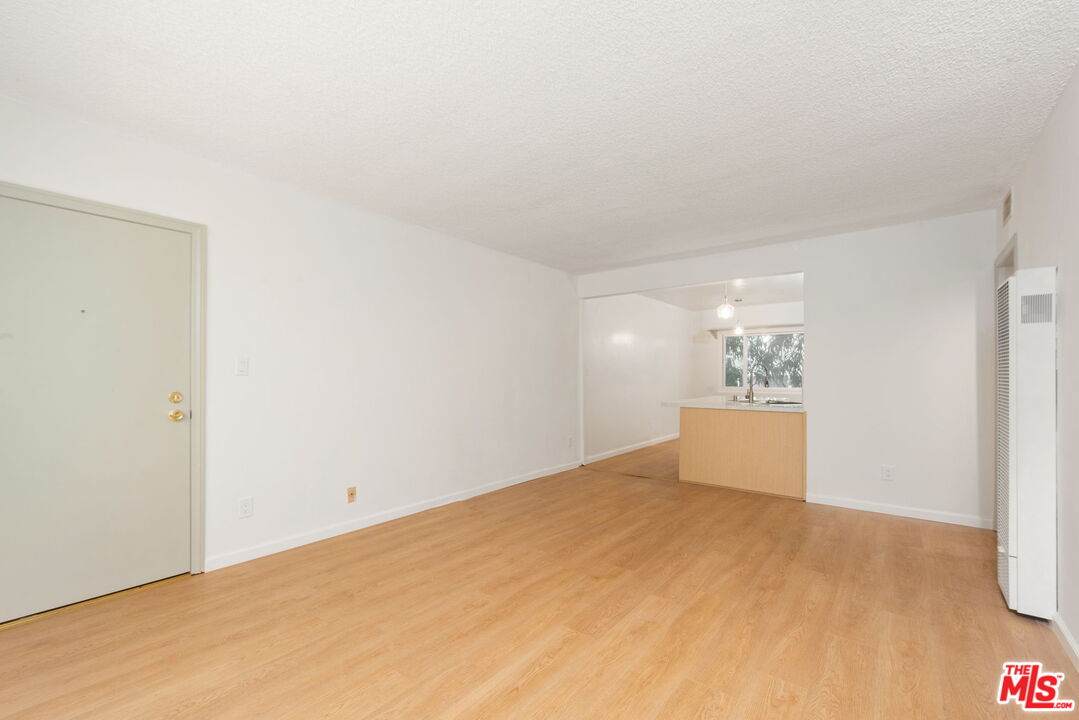 8335 W Manchester Ave Unit: B