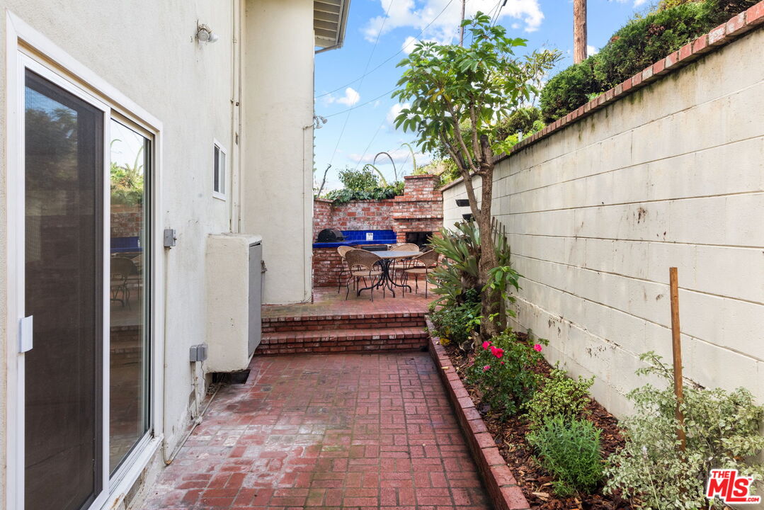 8335 W Manchester Ave Unit: B