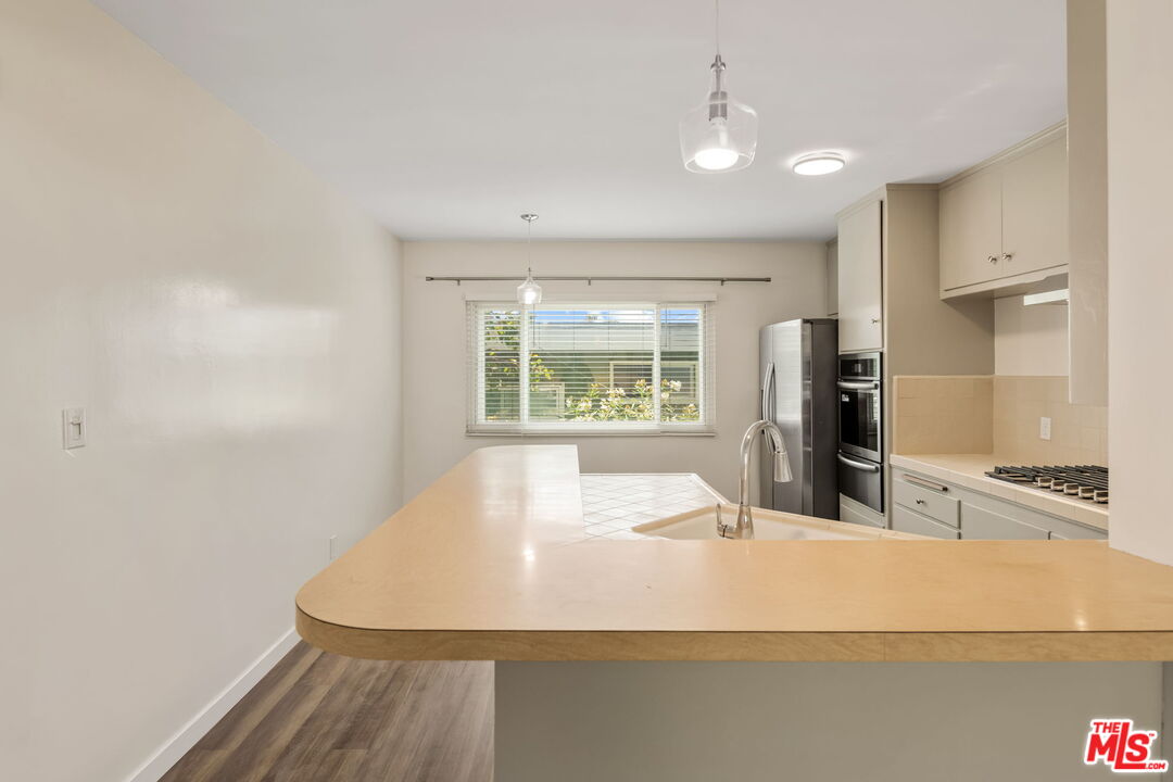8335 W Manchester Ave Unit: D
