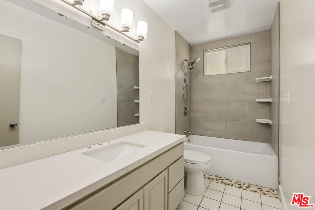 8335 W Manchester Ave Unit: D