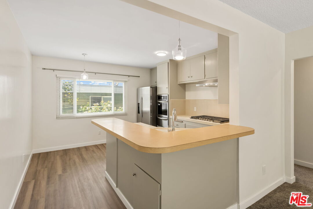 8335 W Manchester Ave Unit: D