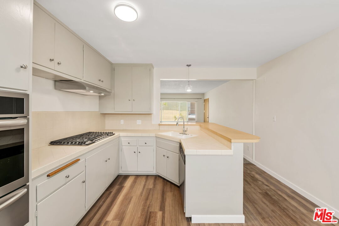 8335 W Manchester Ave Unit: D
