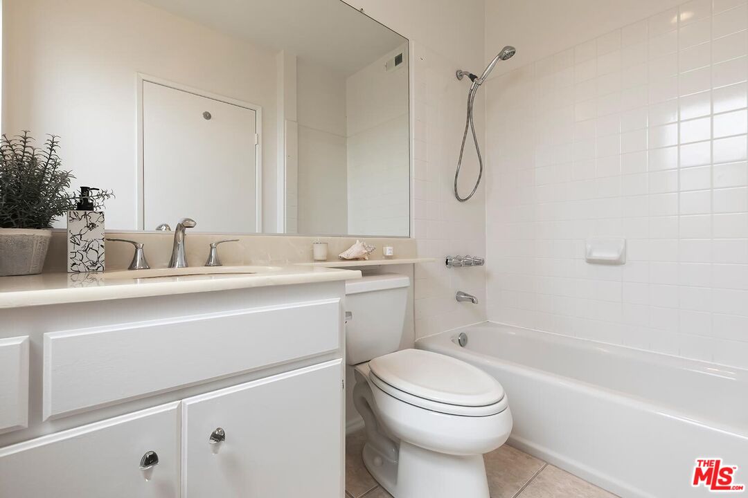 1754 11th St Unit: 104