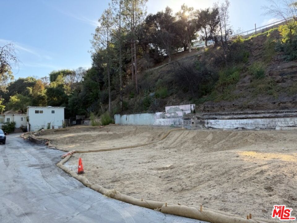 14517 W Sunset Blvd