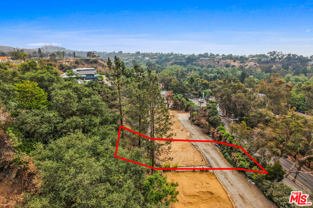 14517 W Sunset Blvd