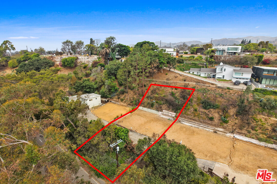 14517 W Sunset Blvd